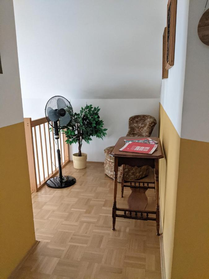 Ferienhaus Lindelburg 슈발젠호프 외부 사진